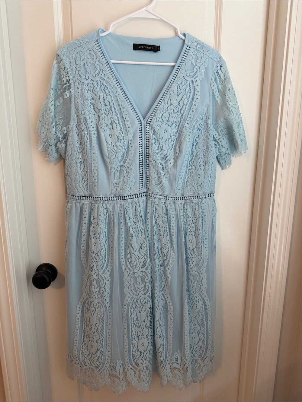 Daisy Light Blue Lace V-Neck Midi Dress
